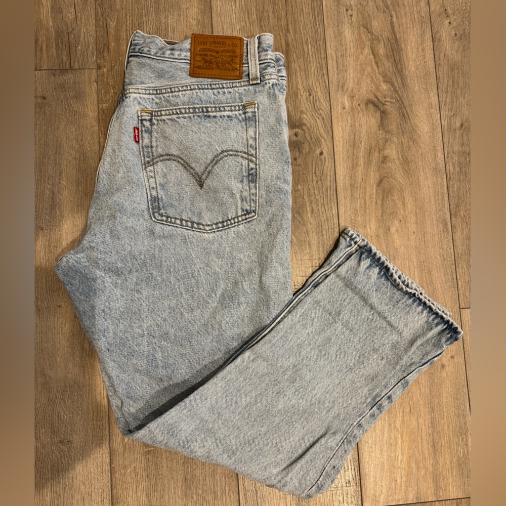 Levi's Light Blue Wedgie Straight Leg Jeans - Picture 3 of 3